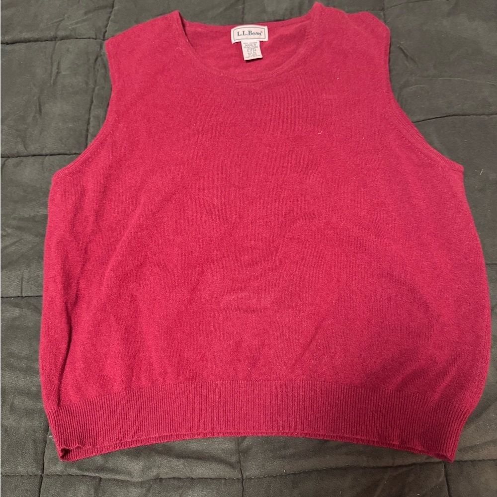 Vintage L.L. Bean Women's Red Sleeveless Top / vest cashmere